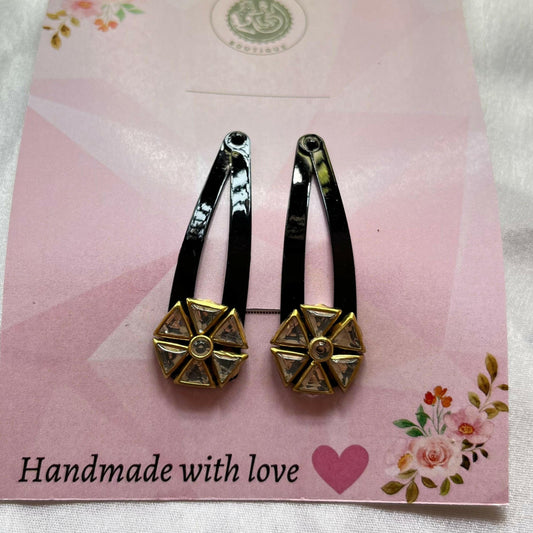 White Triangle Tic-tac Clip - MATSYA BOUTIQUE