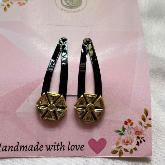 White Triangle Tic-tac Clip - MATSYA BOUTIQUE