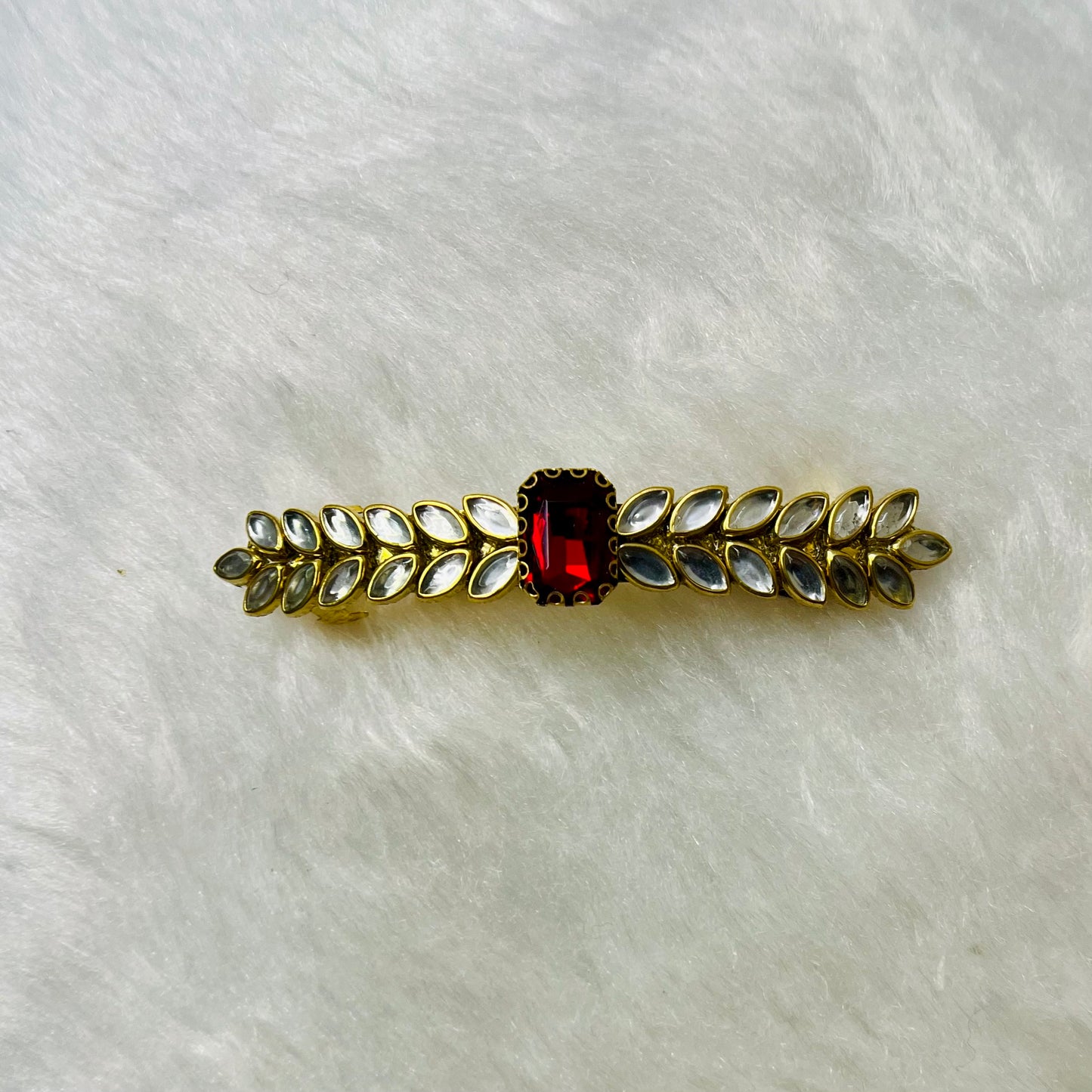 Red and White Center Clip