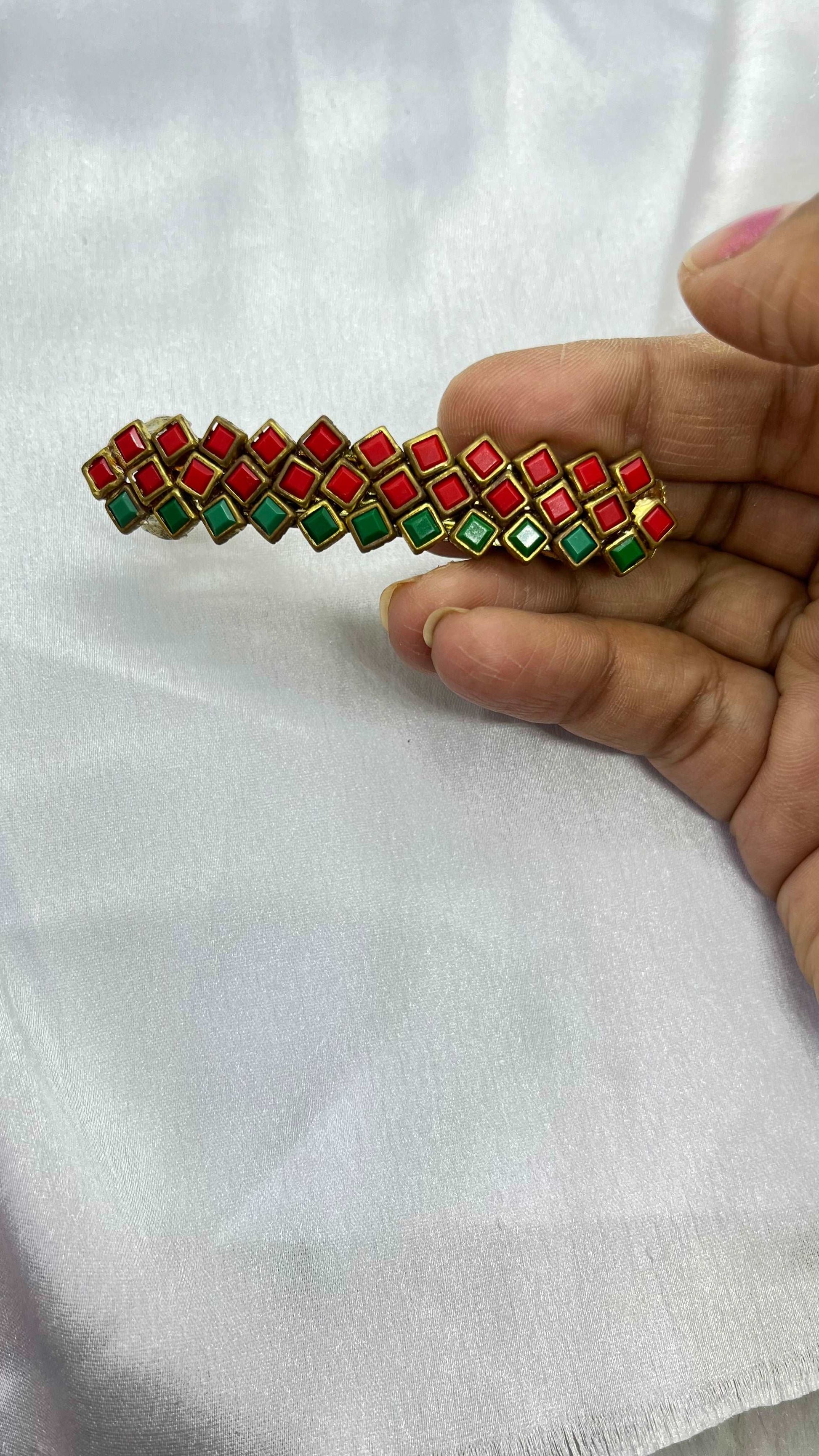 Red and Green Matte Finish Center Clip-Center Clips-MATSYA BOUTIQUE-MATSYA BOUTIQUE