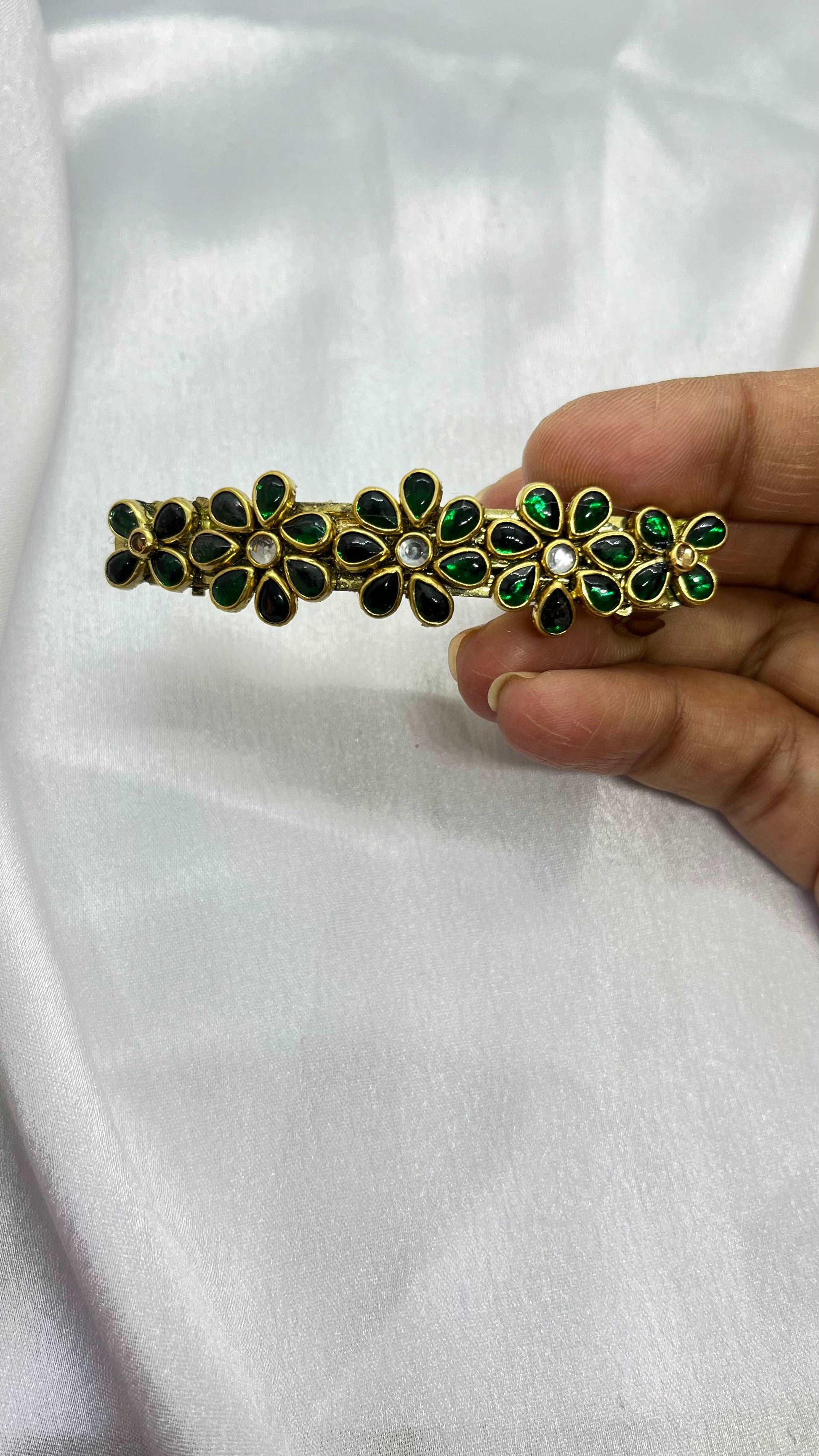 Green Floral Centre Clip-Center Clips-MATSYA BOUTIQUE-MATSYA BOUTIQUE