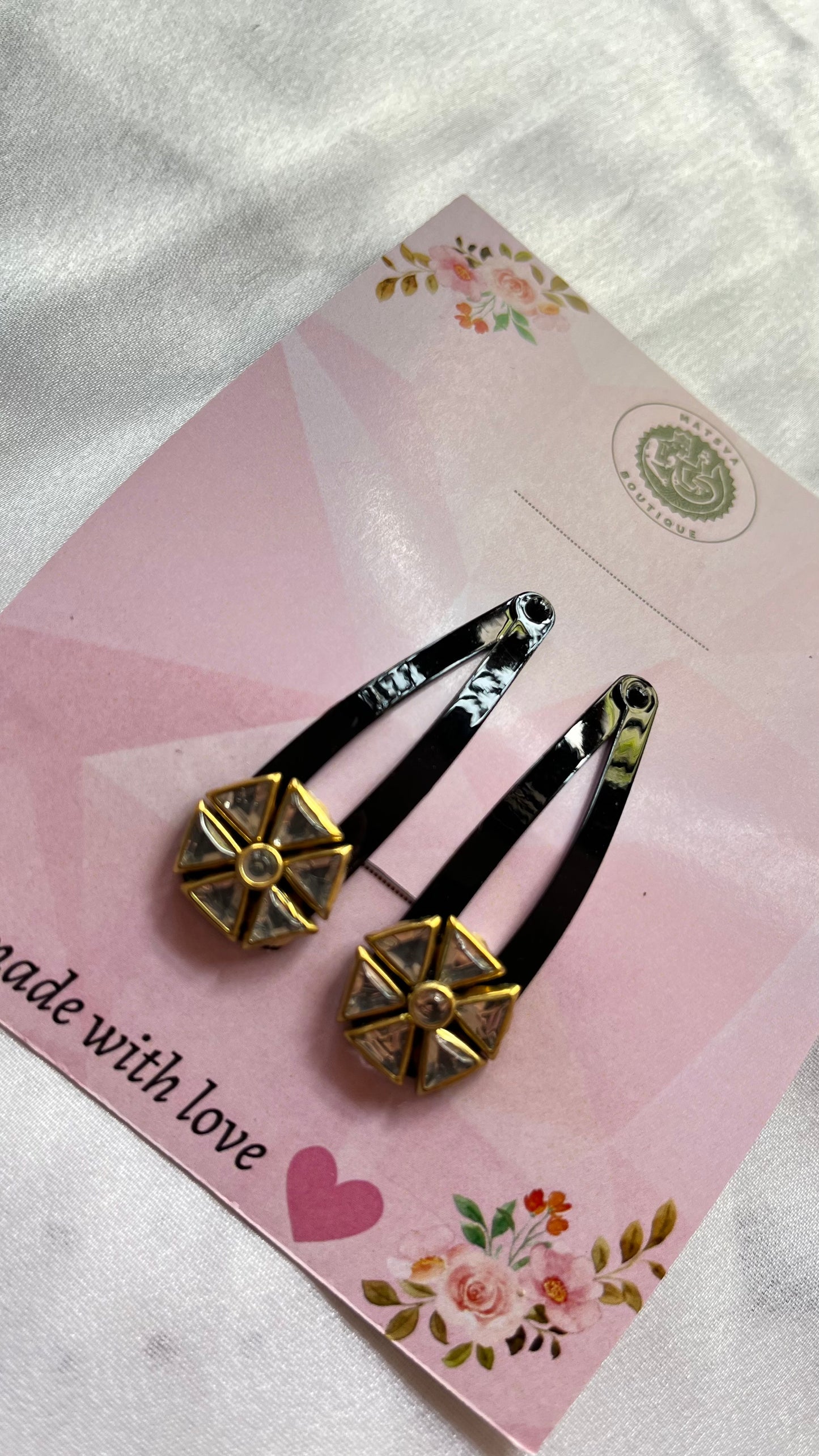 White Triangle Tic-tac Clip-TicTac-MATSYA BOUTIQUE-MATSYA BOUTIQUE