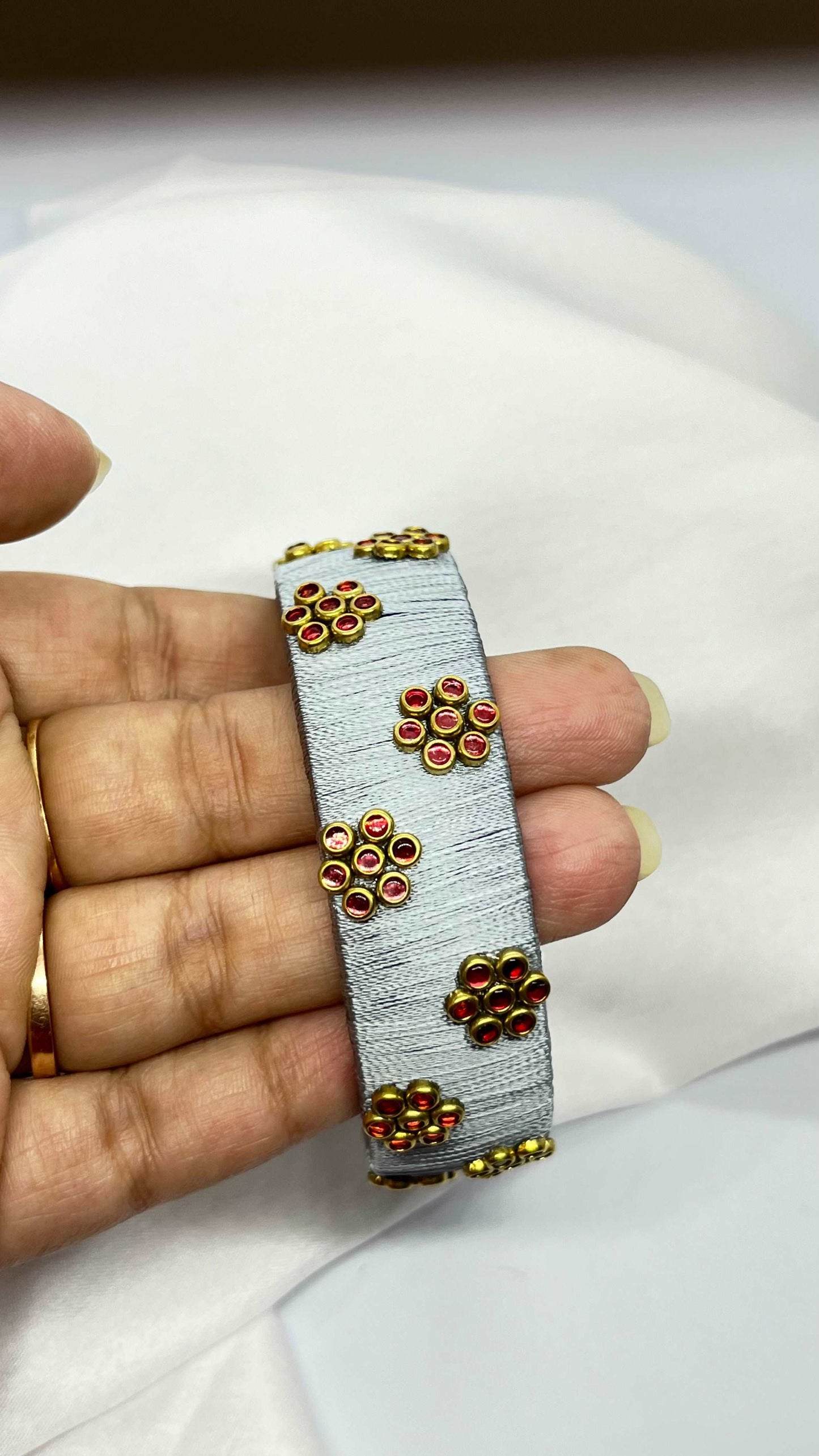 Grey thread red Kundan flowers