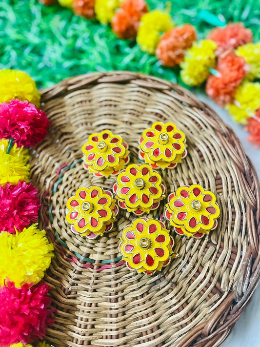 "Traditional kumkum box with intricate detailing, designed for storing kumkum and other sacred powders, ideal for religious rituals and gifting."