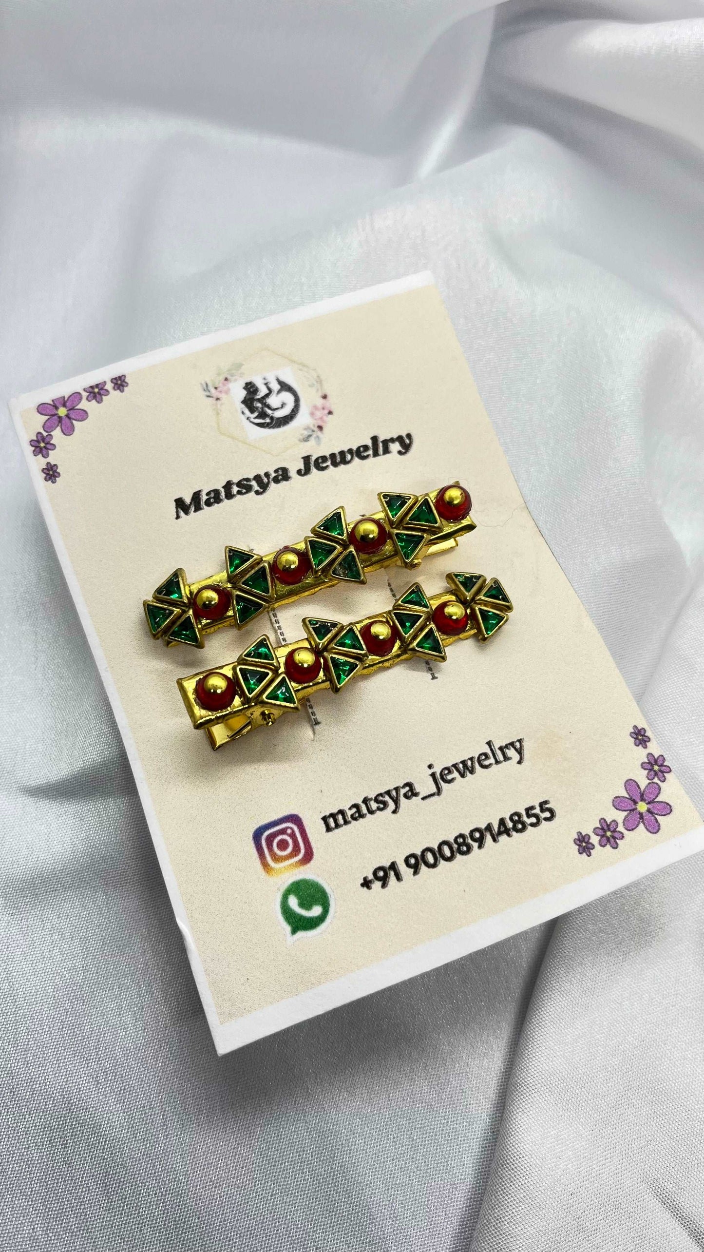 Red n green alligator clip-Alligator clips-MATSYA BOUTIQUE-MATSYA BOUTIQUE