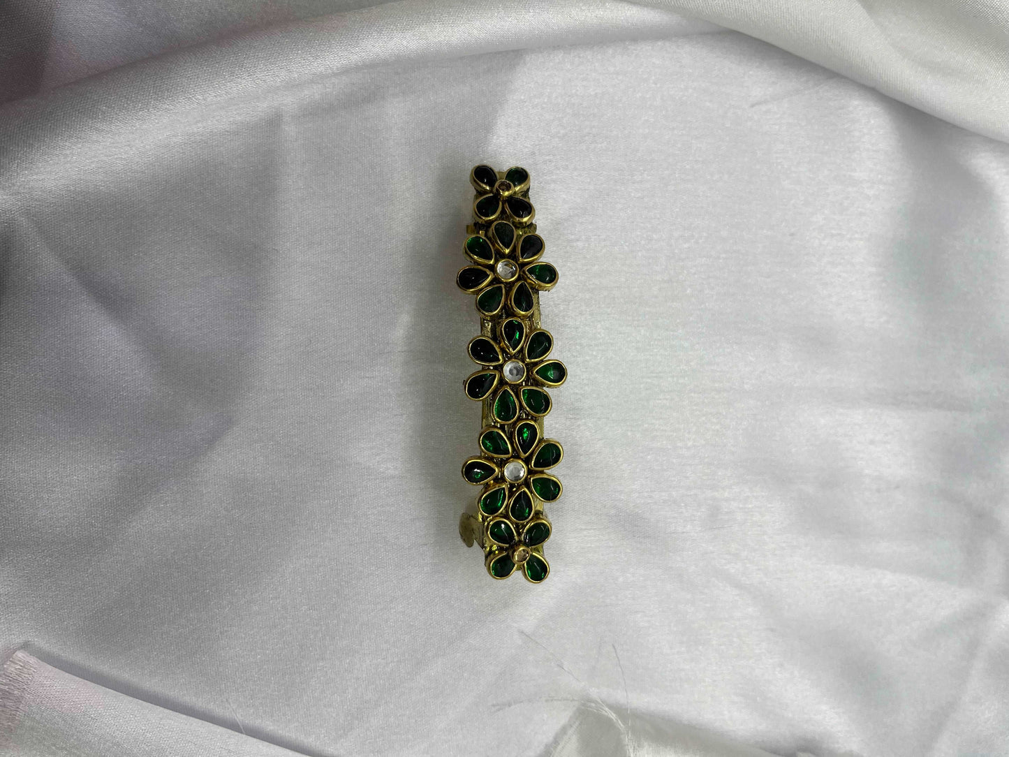 Green Floral Centre Clip