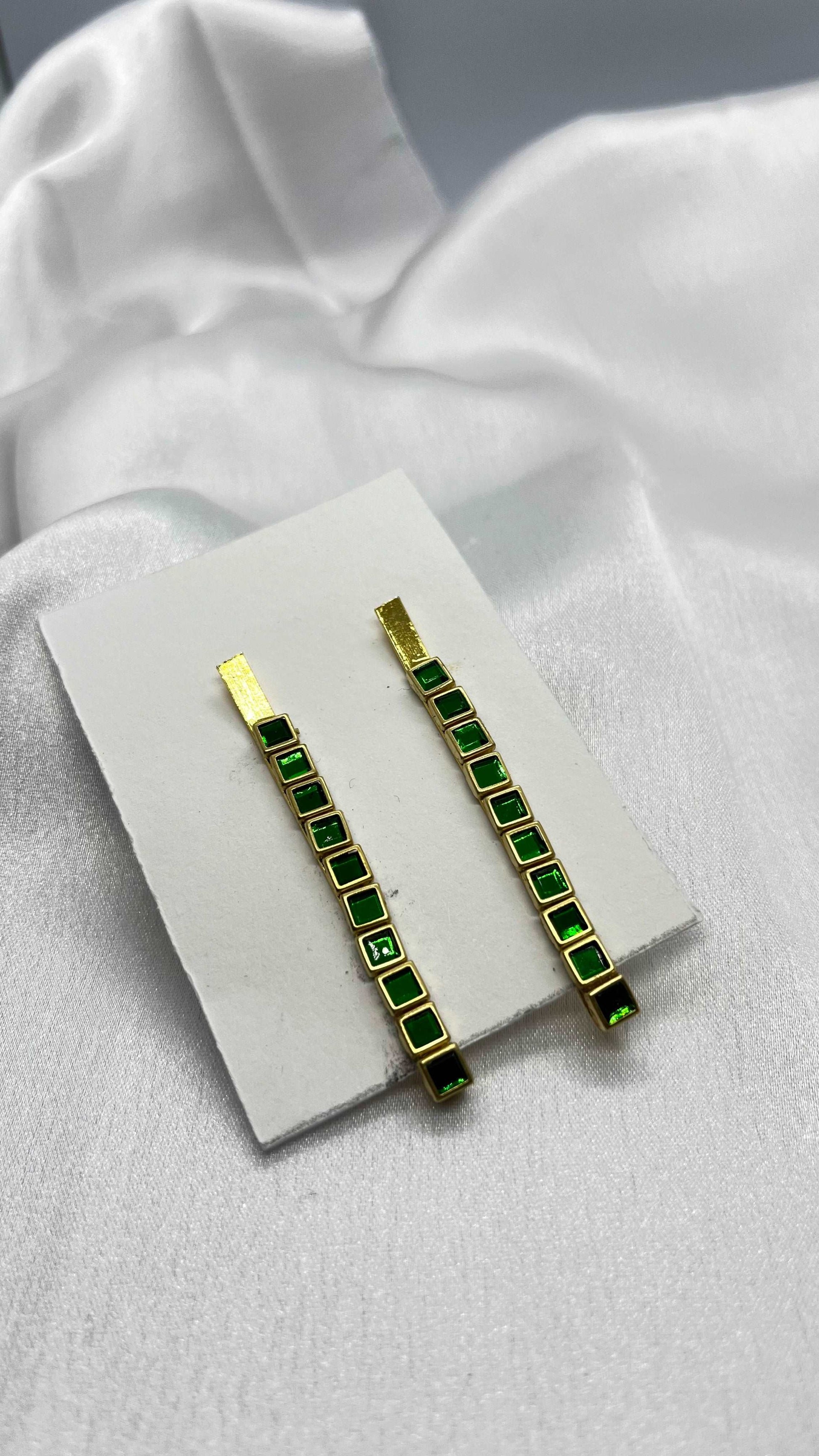 Green square hair pin