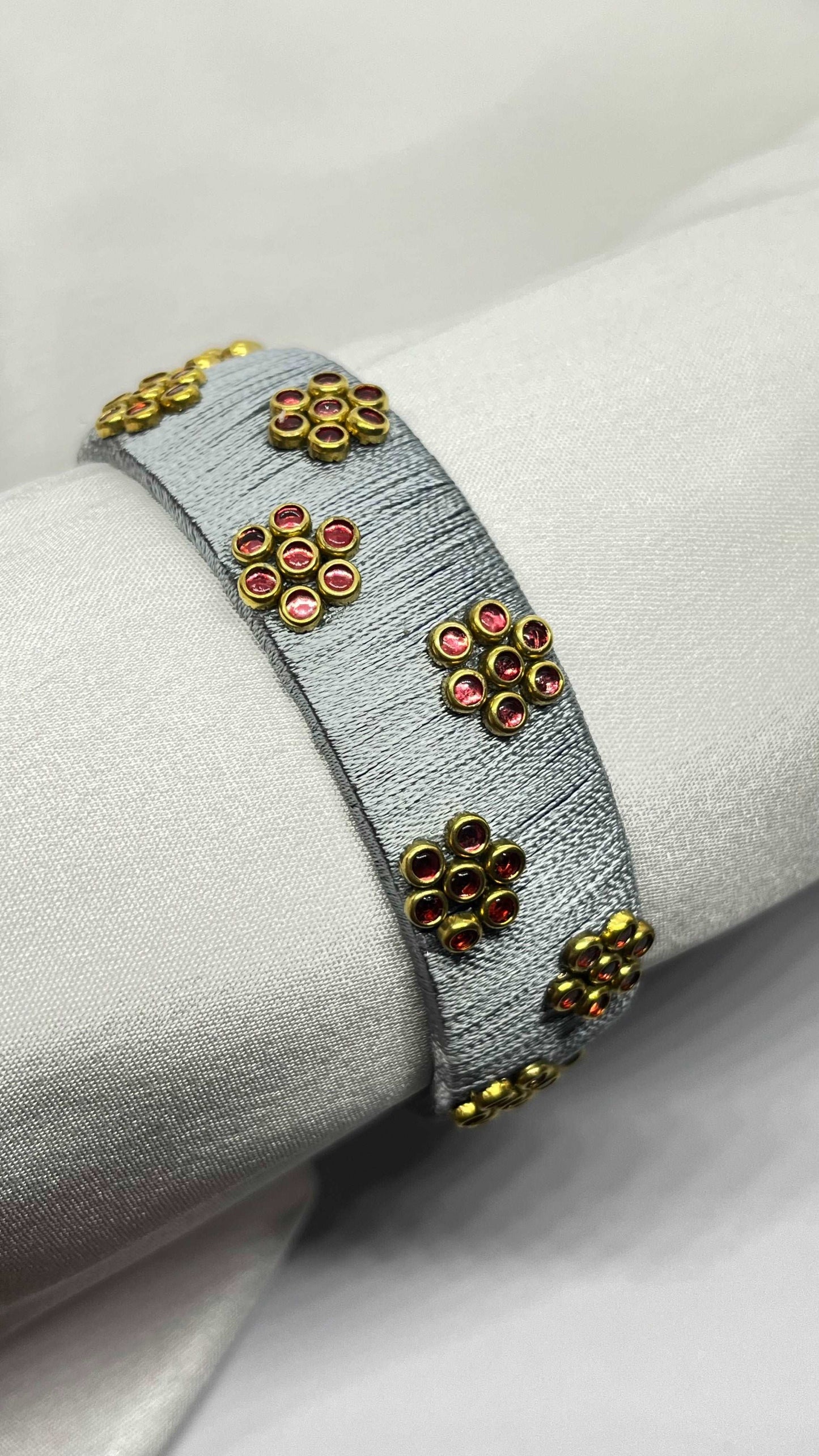 Grey thread red Kundan flowers