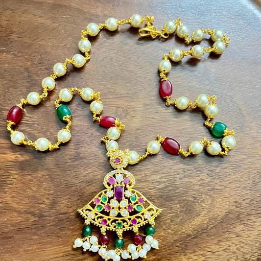 temple jewelry, kemp necklace, pearl necklace, traditional South Indian jewelry, gold plated necklace, bridal necklace set, wedding jewelry, handmade necklace, festive jewelry, ethnic jewelry India